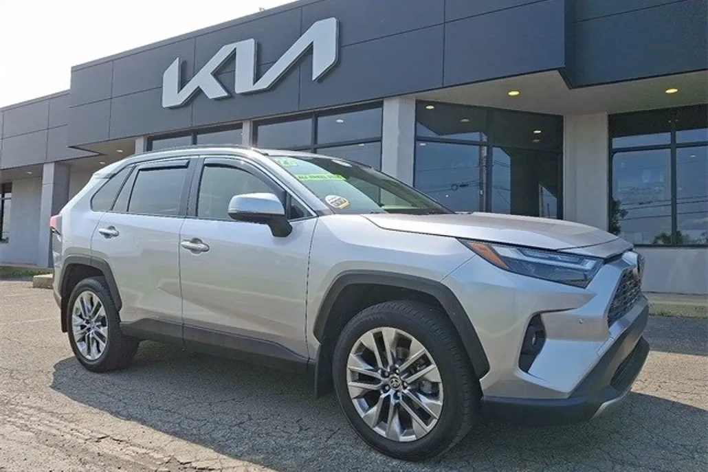 2023 Toyota RAV4 Limited photo 1