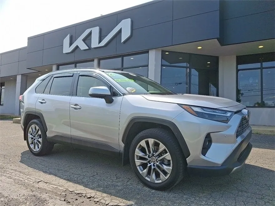 2023 Toyota RAV4 Limited photo 1