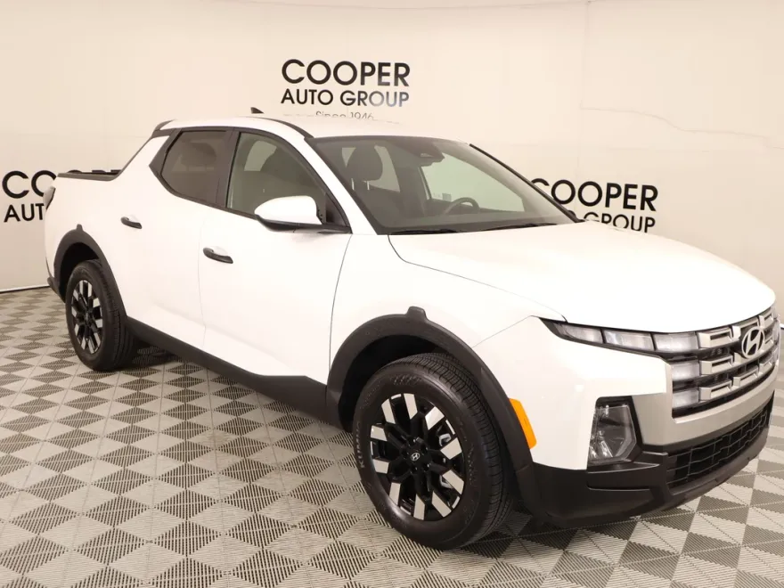 2025 Hyundai Santa Cruz SE photo 1