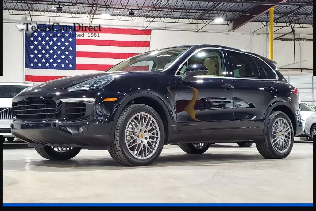 2016 Porsche Cayenne S photo 1