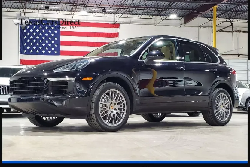 2016 Porsche Cayenne S photo 1
