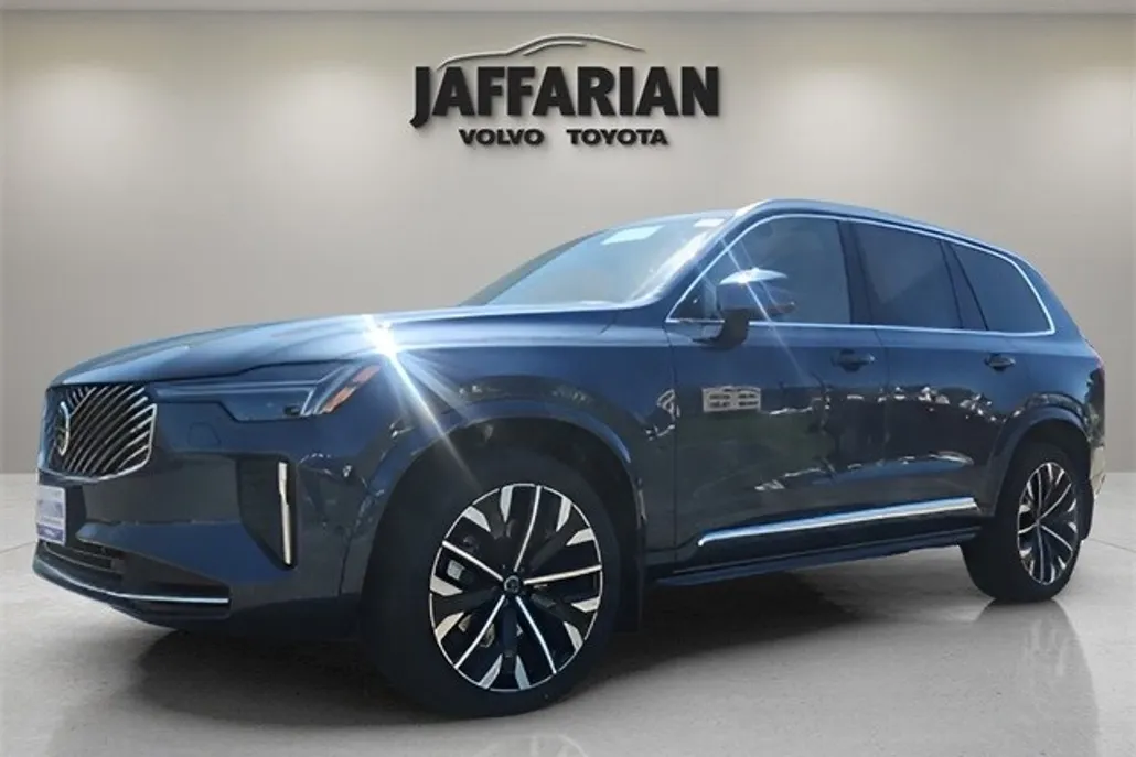 2025 Volvo XC90 photo 1