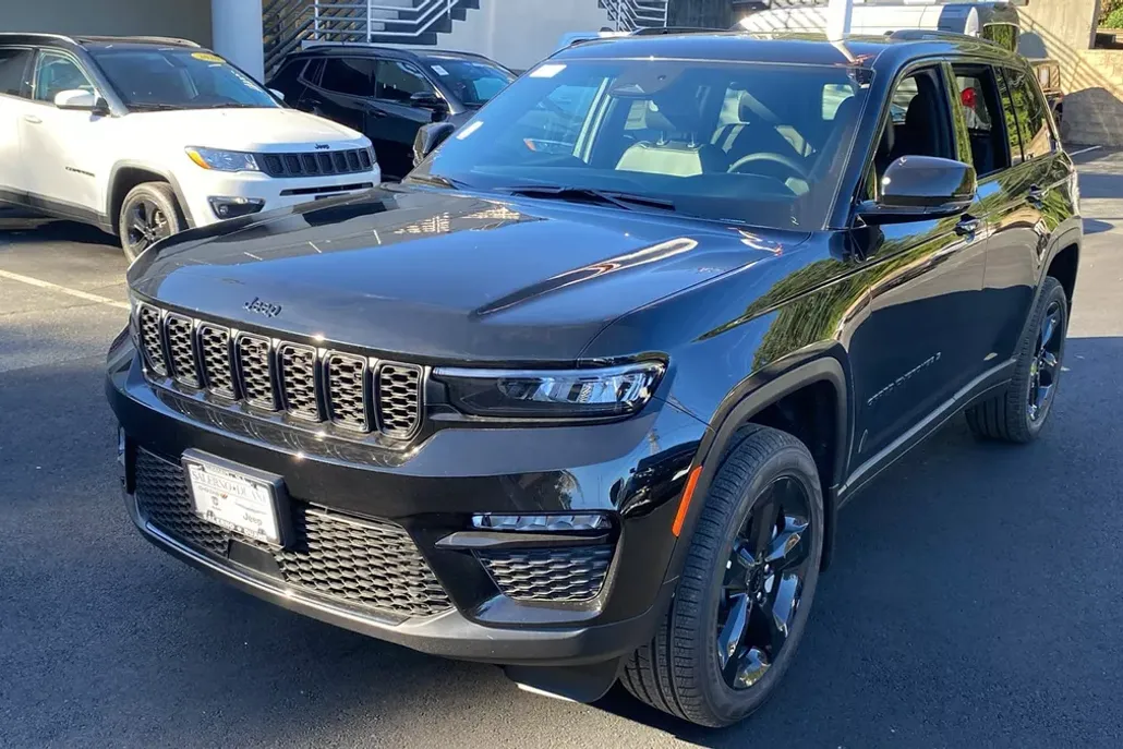 2025 Jeep Grand Cherokee Limited photo 1
