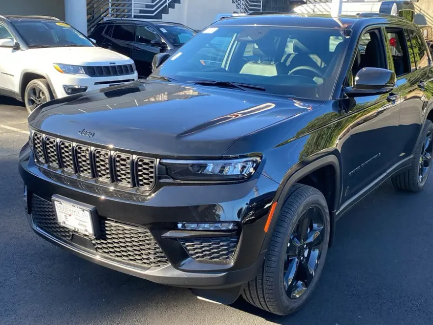 2025 Jeep Grand Cherokee Limited photo 1