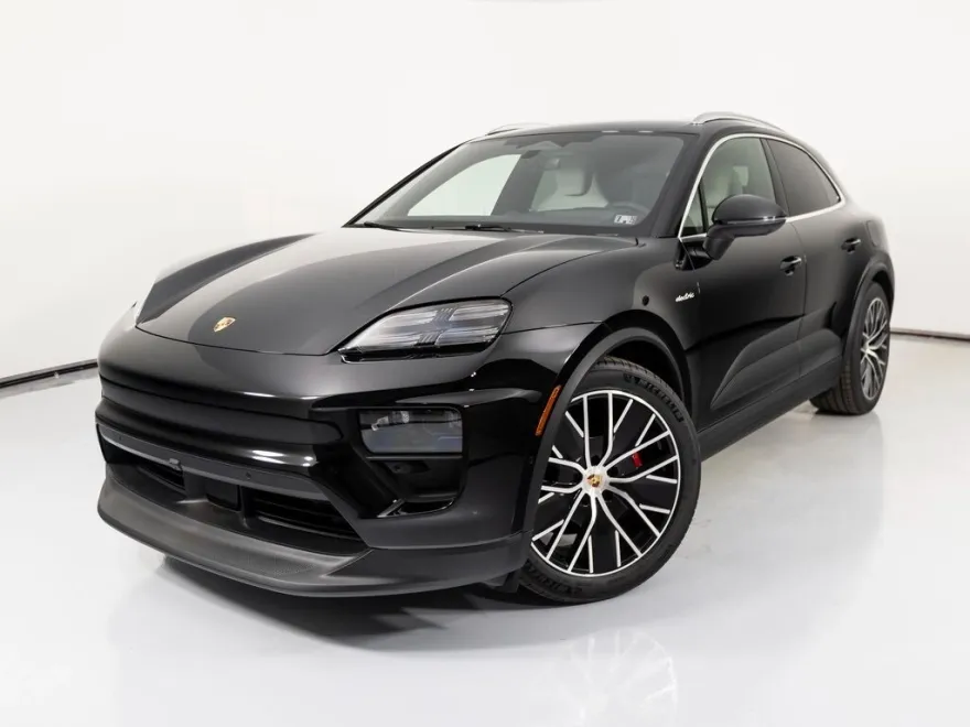 2025 Porsche Macan Electric photo 1