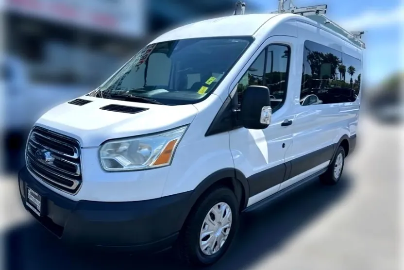 2016 Ford Transit XLT photo 1