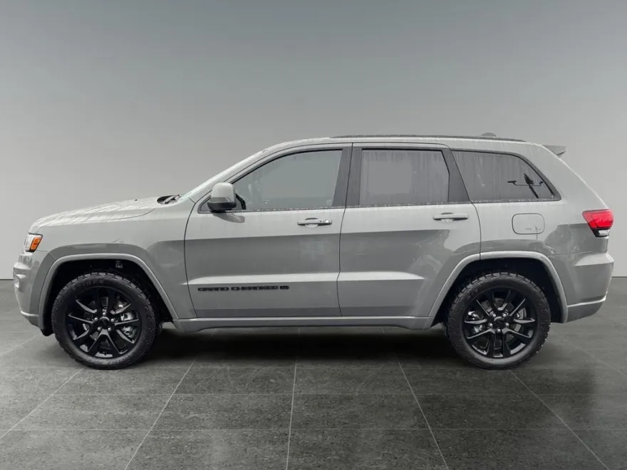 2022 Jeep Cherokee Laredo X photo 1