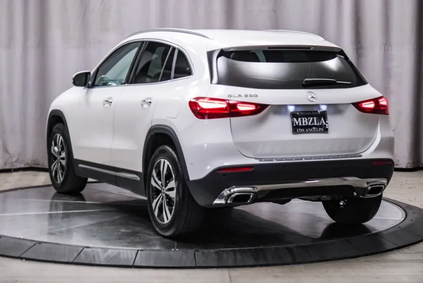 2025 Mercedes Benz GLA 250 photo 1