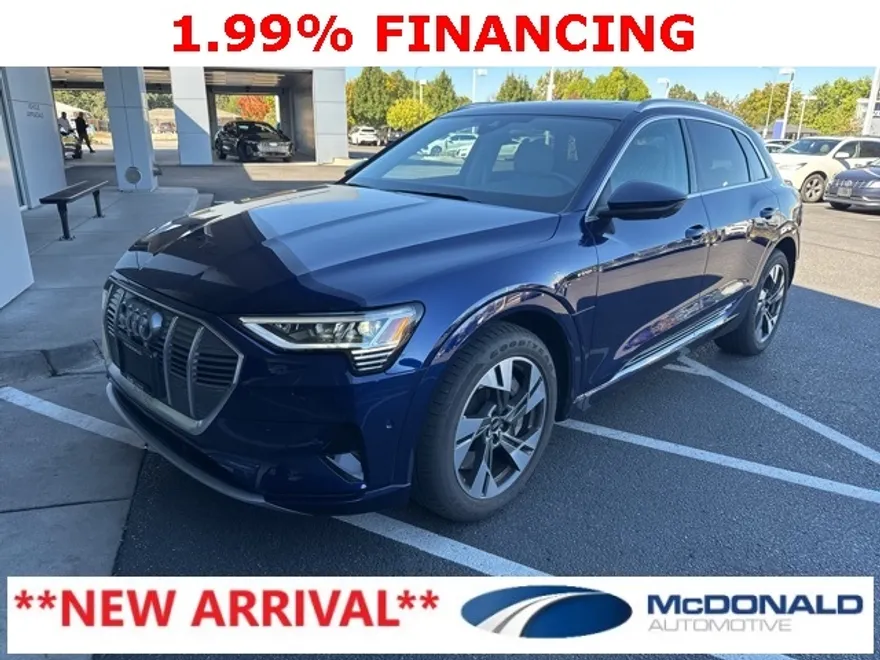 2023 Audi e-tron Premium Plus photo 1