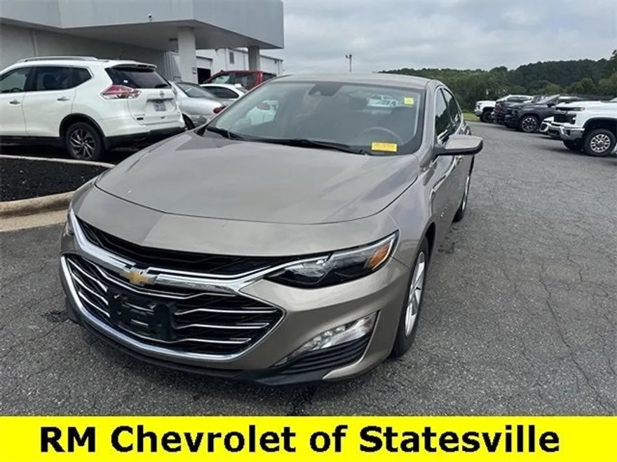 2023 Chevrolet Malibu 1LT photo 1