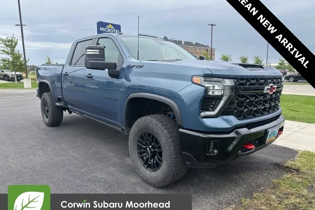 2024 Chevrolet Silverado 2500HD ZR2 photo 1
