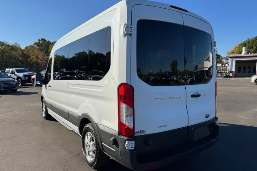 2015 Ford Transit XLT photo 1