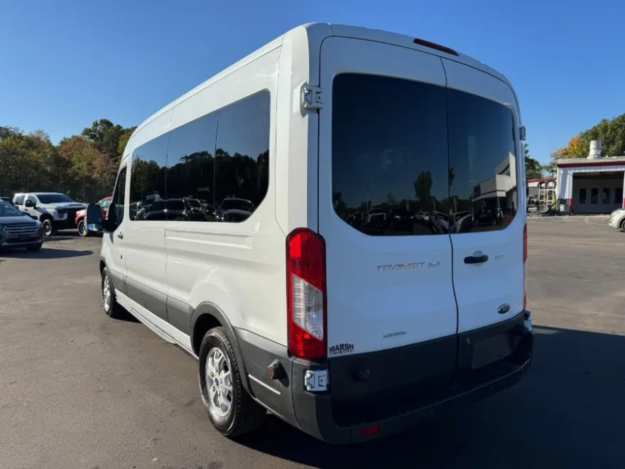 2015 Ford Transit XLT photo 1