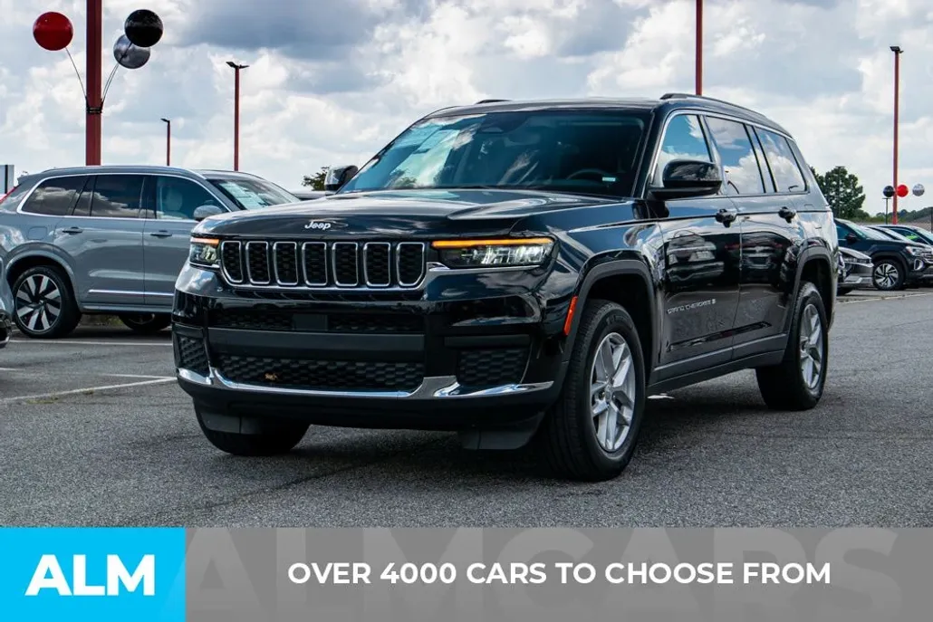 2023 Jeep Grand Cherokee Laredo photo 1