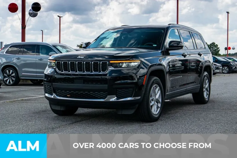 2023 Jeep Grand Cherokee Laredo photo 1