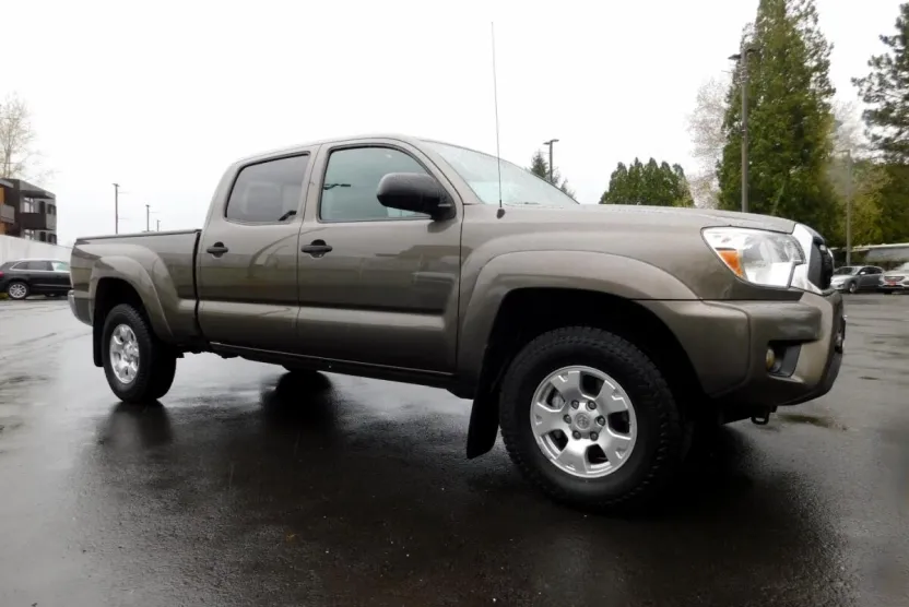 2013 Toyota Tacoma Double Cab SR5 photo 1
