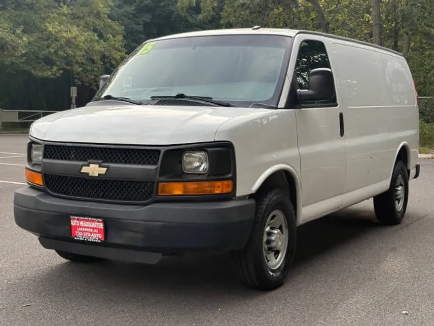 2015 Chevrolet Express 2500 Cargo photo 1