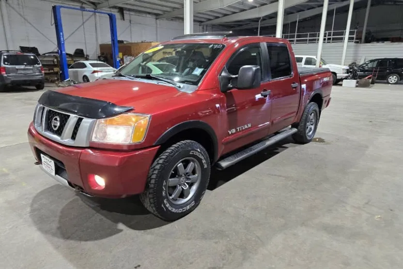 2014 Nissan Titan PRO-4X photo 1