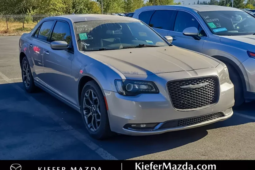 2018 Chrysler 300 S photo 1