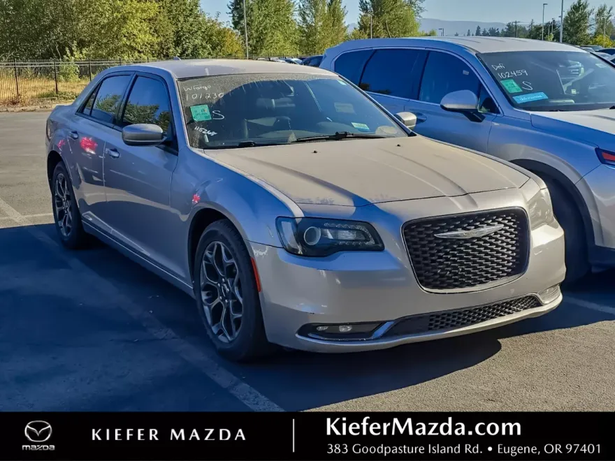 2018 Chrysler 300 S photo 1