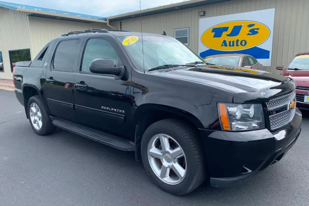 2013 Chevrolet Avalanche LS photo 1