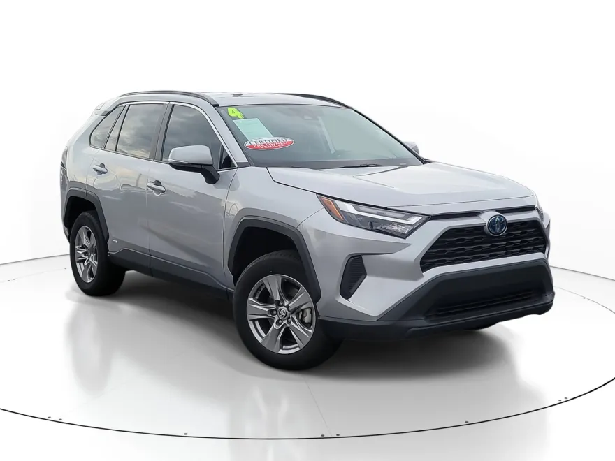 2024 Toyota RAV4 Hybrid XLE photo 1