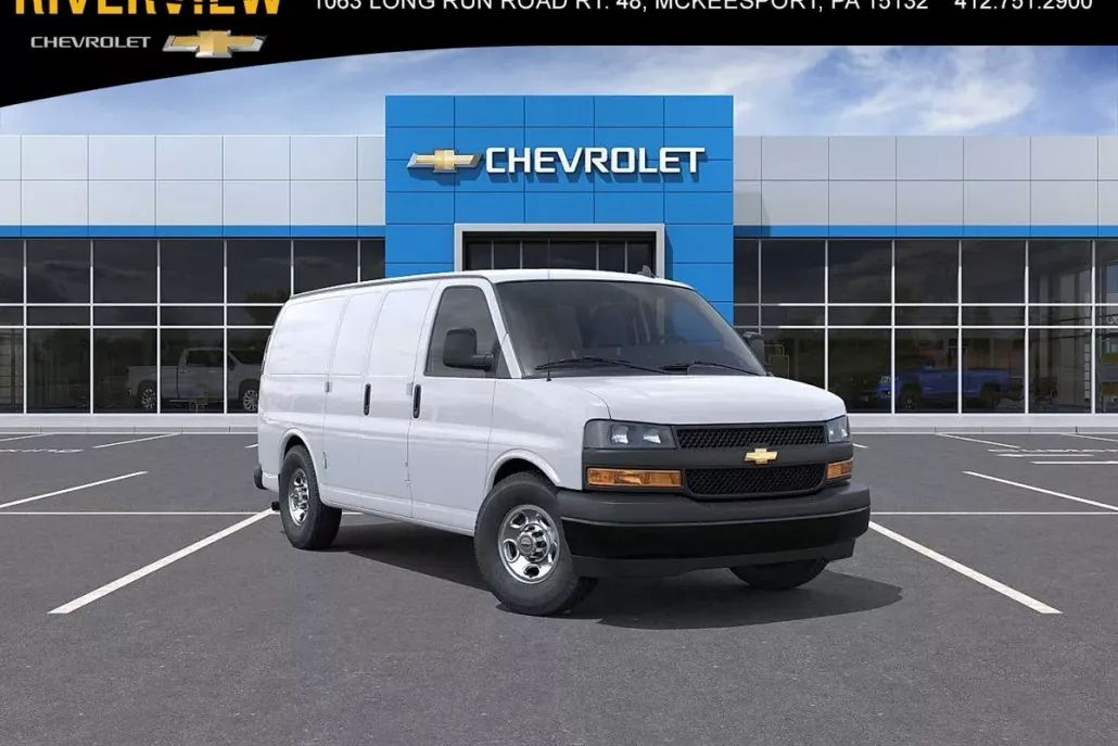 2025 Chevrolet Express Cargo 3500 photo 1