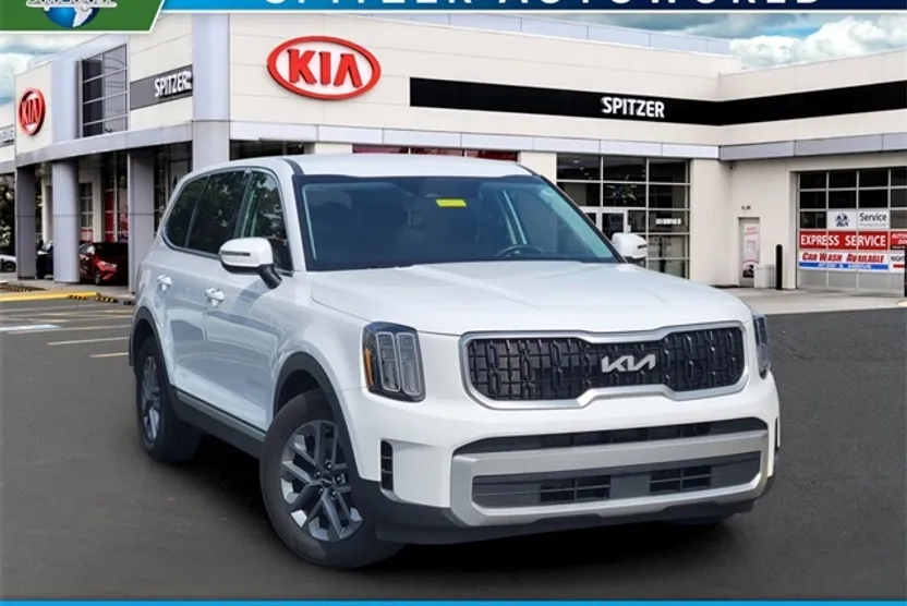 2023 Kia Telluride LX photo 1