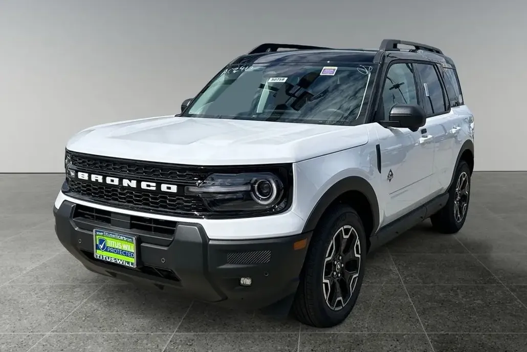 2025 Ford Bronco Sport Outer Banks photo 1
