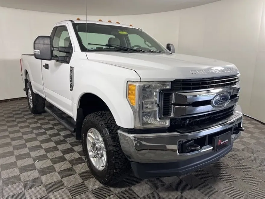 2017 Ford F-350 XL photo 1