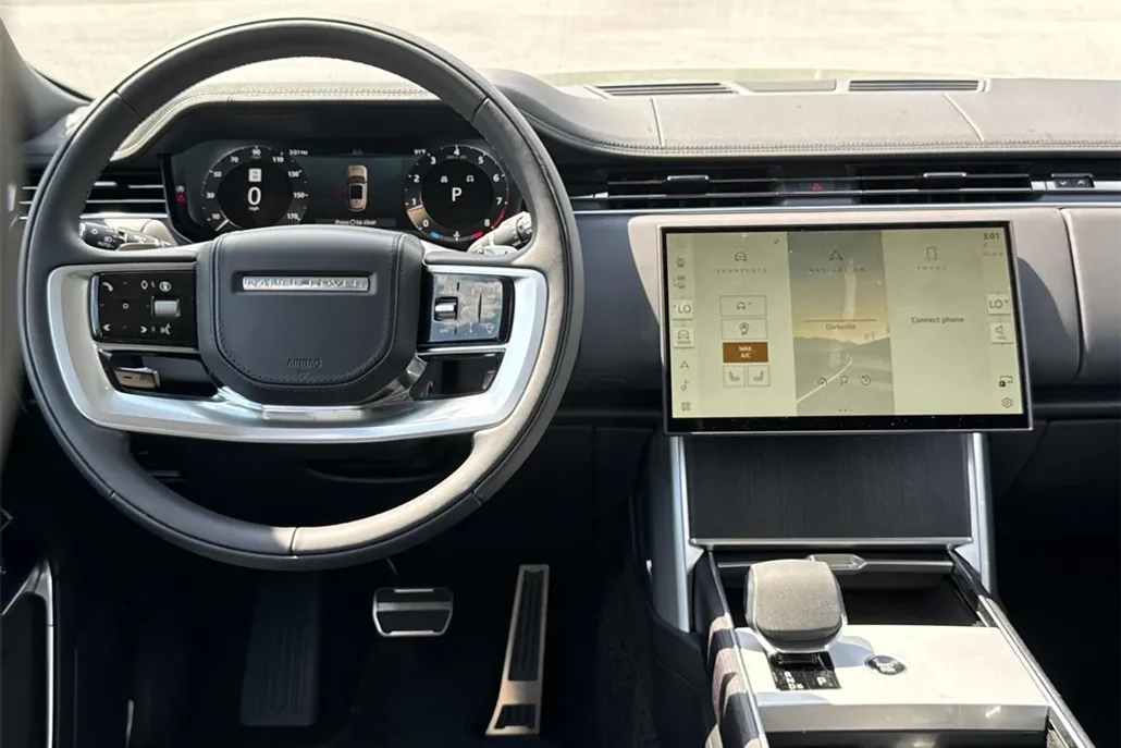 2025 Land Rover Range Rover SE photo 1