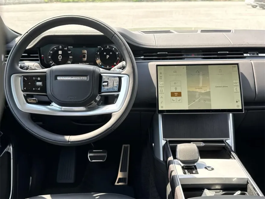 2025 Land Rover Range Rover SE photo 1