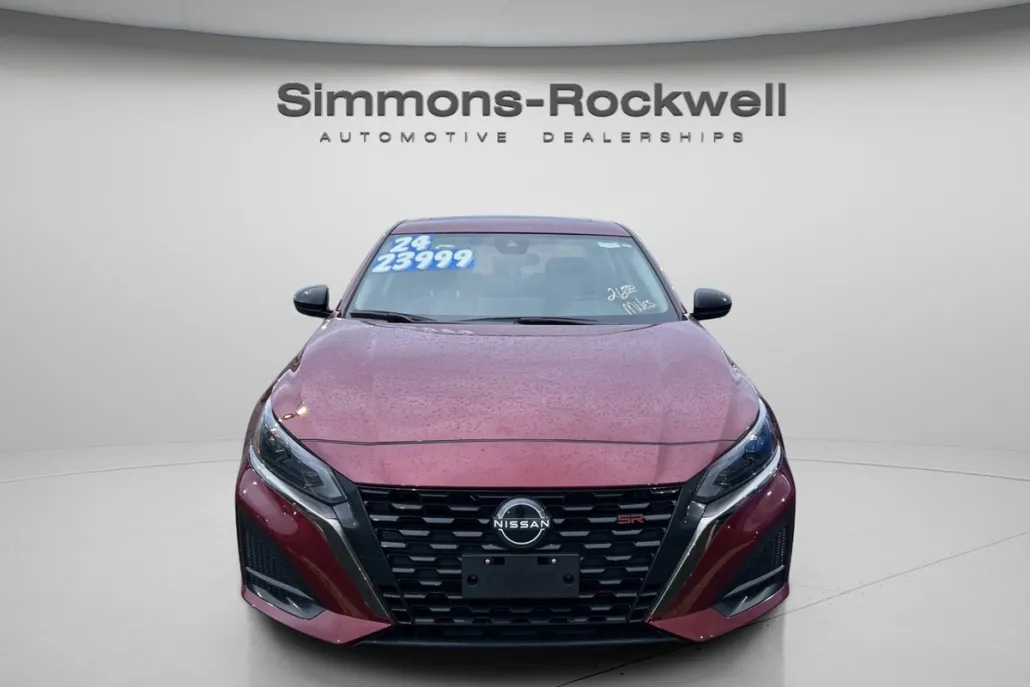 2024 Nissan Altima 2.5 SR photo 1