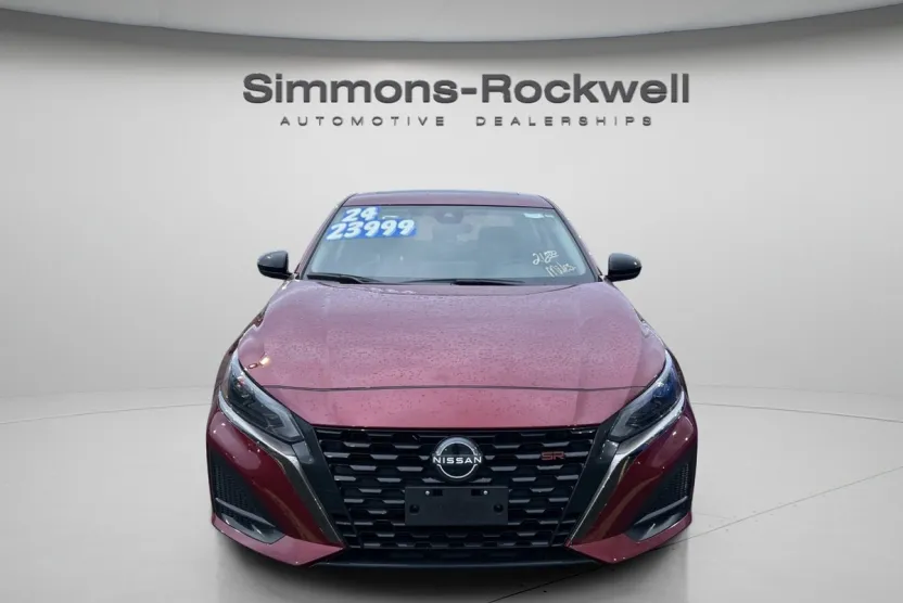 2024 Nissan Altima 2.5 SR photo 1