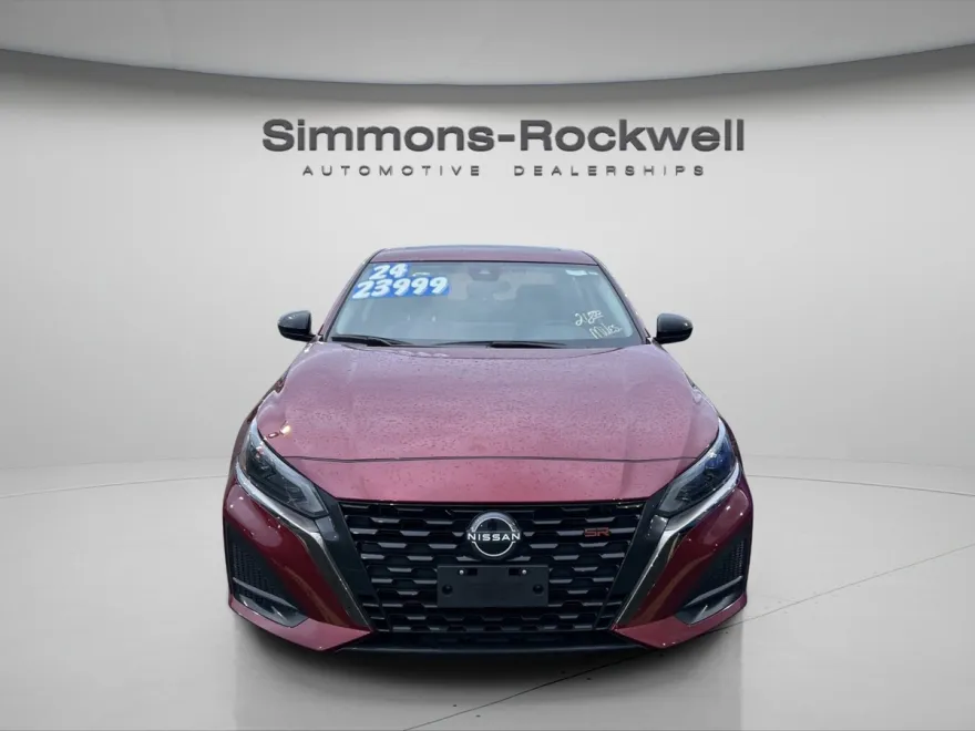 2024 Nissan Altima 2.5 SR photo 1
