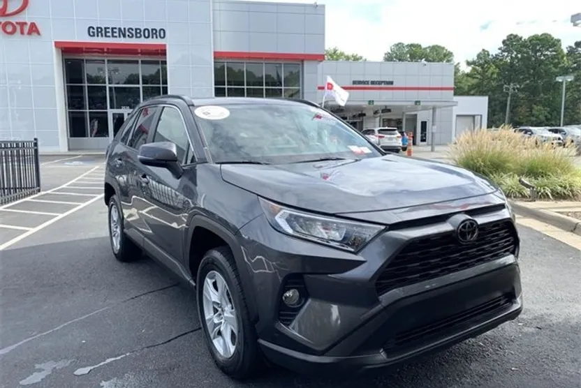 2019 Toyota RAV4 Premium XLE photo 1