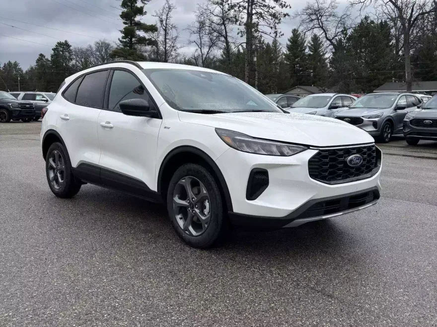 2025 Ford Escape ST-Line photo 1