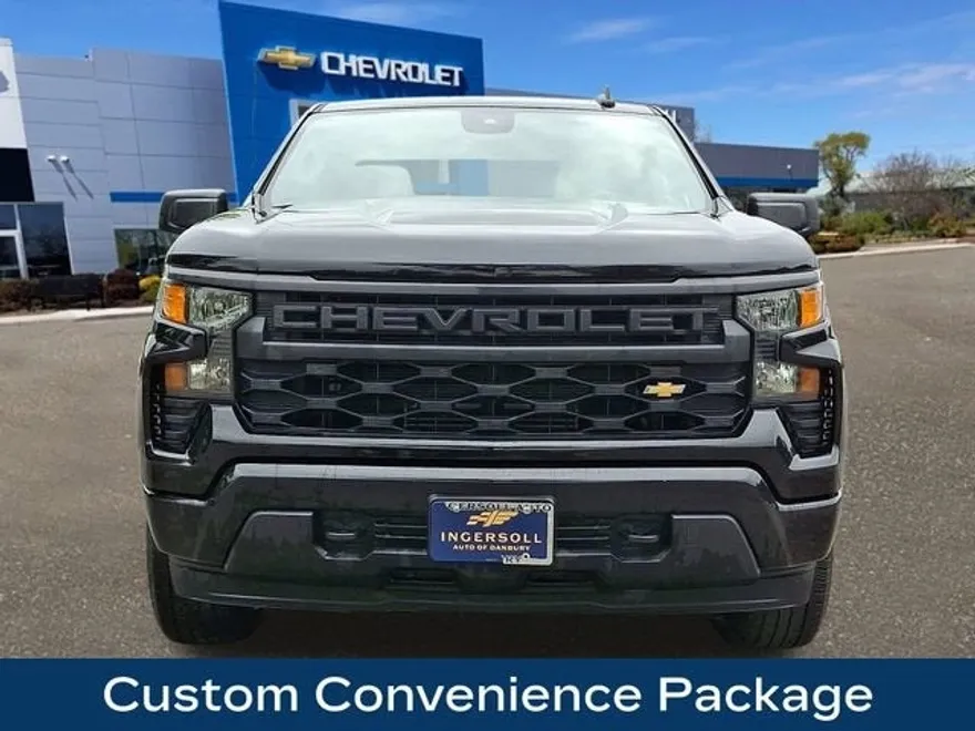2022 Chevrolet Silverado 1500 Custom photo 1