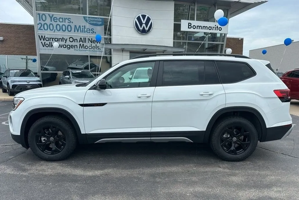 2025 Volkswagen Atlas Peak Edition SE Technology photo 1