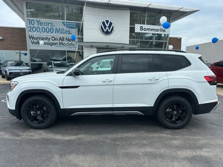 2025 Volkswagen Atlas Peak Edition SE Technology photo 1