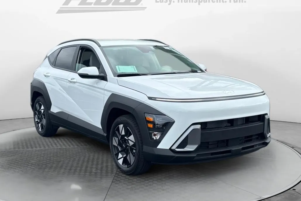 2025 Hyundai Kona SEL photo 1