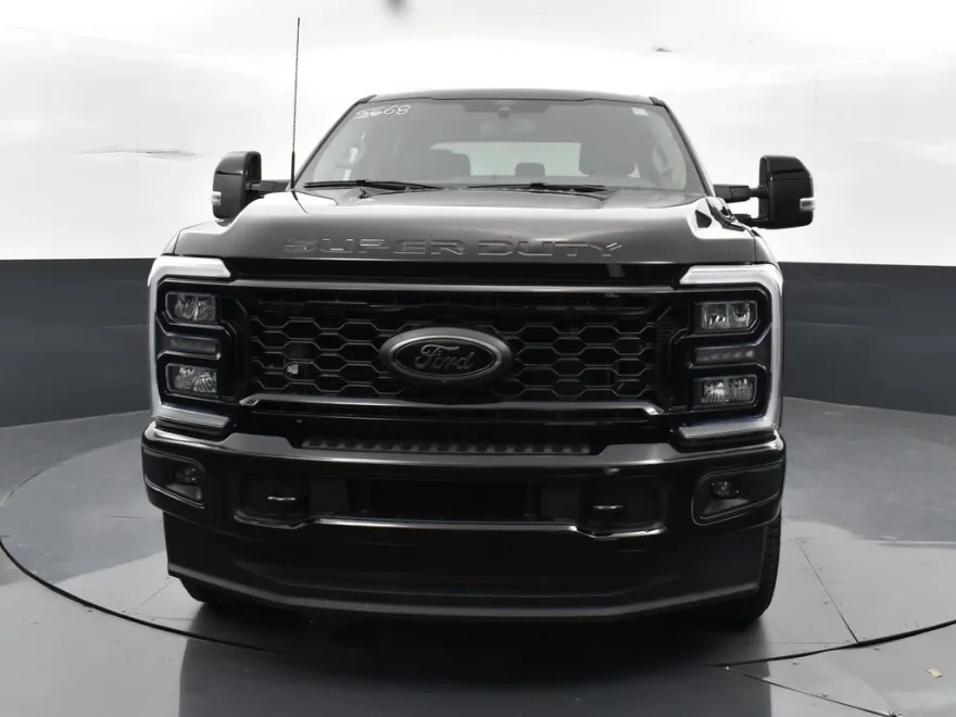 2025 Ford F-350 Lariat photo 1