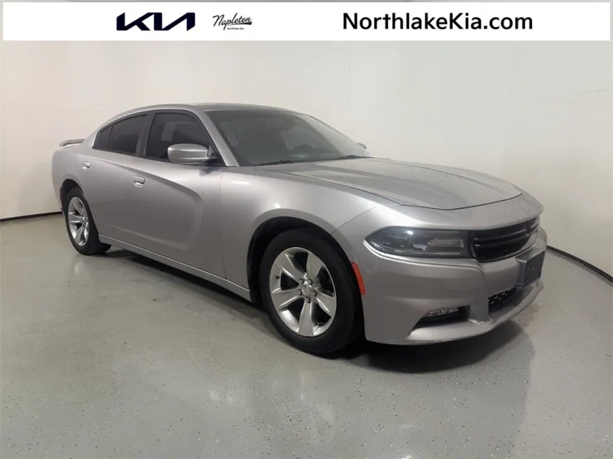 2015 Dodge Charger SXT photo 1