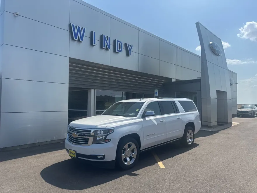 2017 Chevrolet Suburban Premier photo 1