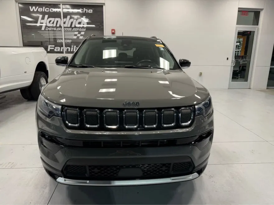 2022 Jeep Compass Limited photo 1
