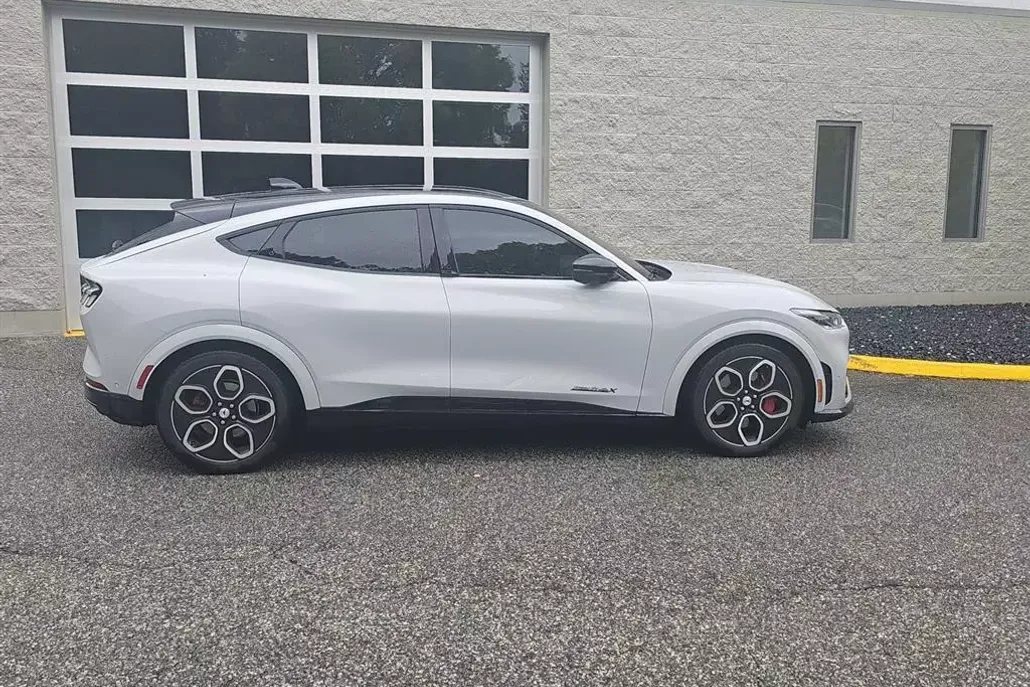 2023 Ford Mustang Mach-E GT photo 1