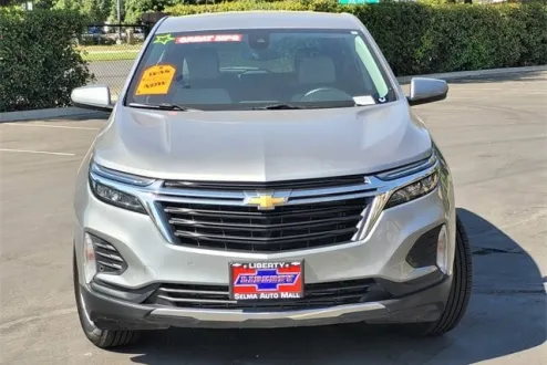 2024 Chevrolet Equinox LT photo 3
