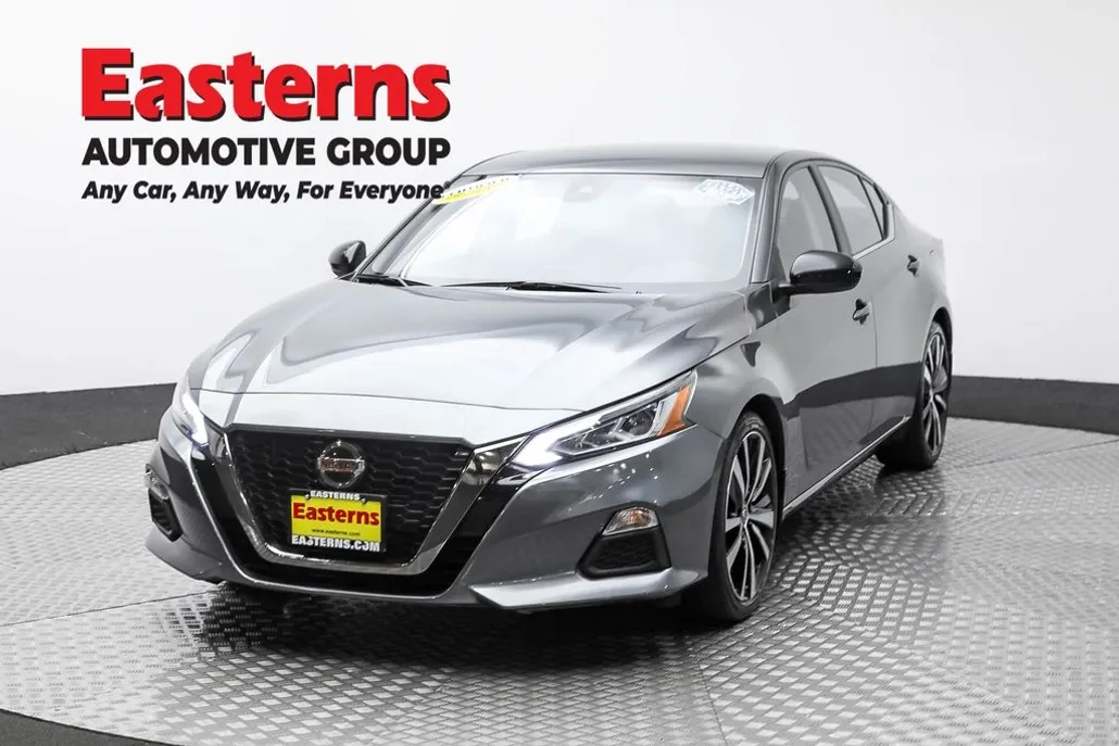 2022 Nissan Altima 2.5 SR photo 1
