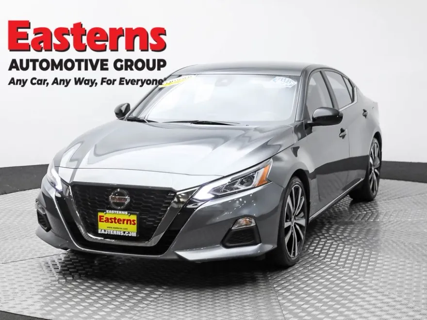 2022 Nissan Altima 2.5 SR photo 1