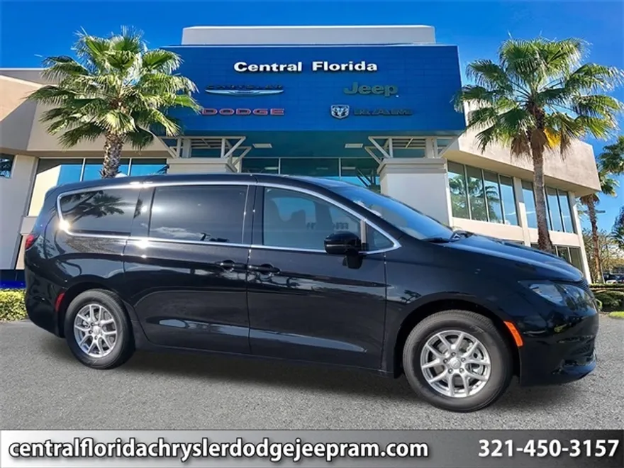 2026 Chrysler Voyager LX photo 1